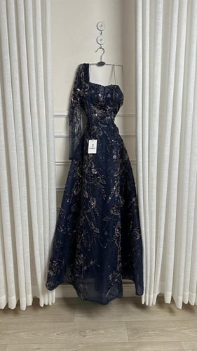 فستان كحلي راقي