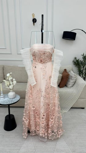 فستان تل تطريز يدوي