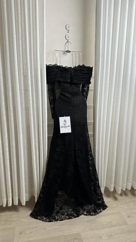 فستان دانتيل