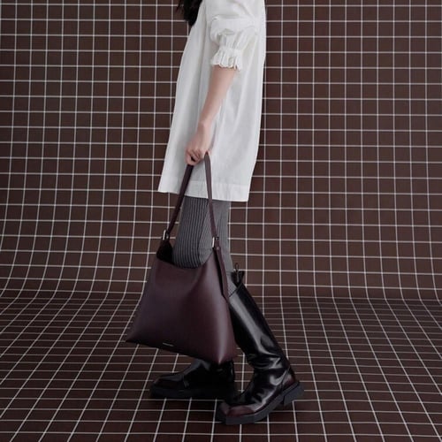 توت باق هوبو - عنابي