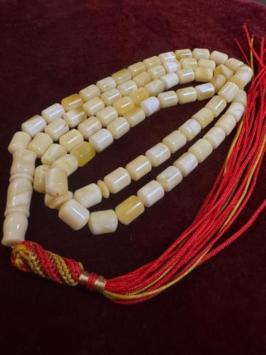 كهرمان طبيعي فرز ناعم جميل زبدة باليد الشكل صندوقي