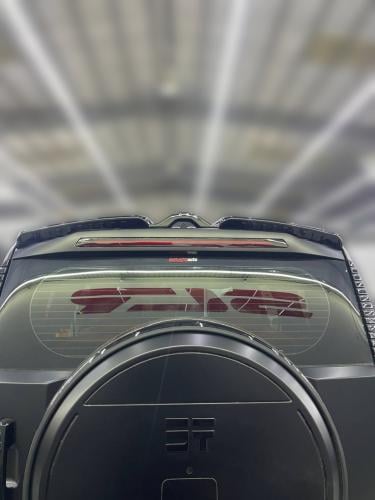 جناح خلفي رياضي أسود لامع – جيتور G700