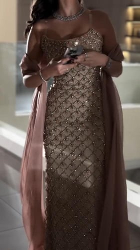 فستان رغد بتصميم فاخر والمزين بتطريز