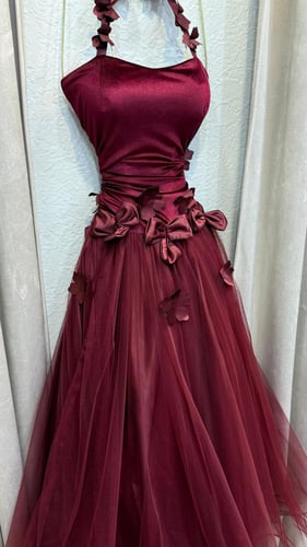 فستان سهرة عودي مخمل تل دبل كلوش راقي من miar fash...