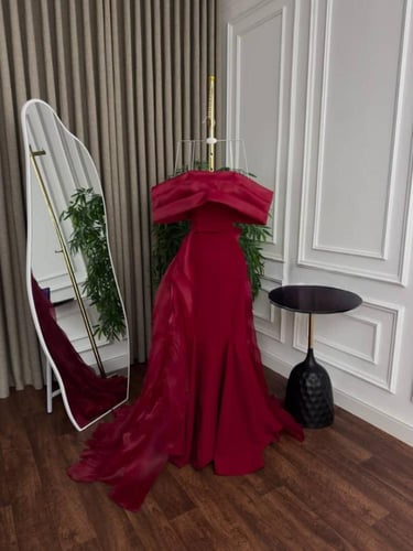 فستان سهره عودي باربي ذيل جازار ملكي من miar fashi...