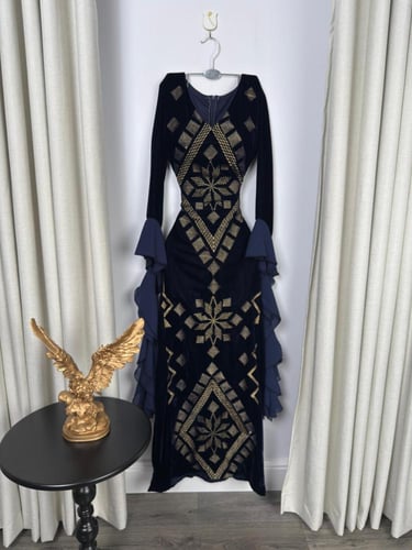 فستان سهره مخمل كوري تطريز كمبيوتر راقٍ من Miar Fa...