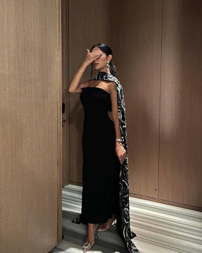 فستان سهره باربي مع شال طويل فاخر من Miar Fashion