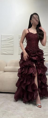 فستان هديل بتصميم فاخر وانيق