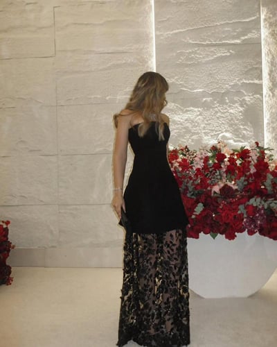 فستان أسود لكره علي كلفة مشجر ورد /Mair Fashion