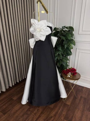 فستان ابيض علا اسود ميكادو /Mair Fashion