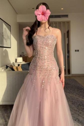فستان لحمي تل تطريز يدوي رااقي من Mair Fashion