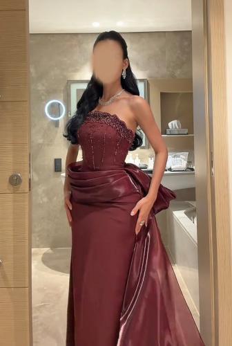 فستان منار بلون الخمري مزين بزيل من قماش الجزار مع...