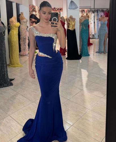 فستان سهره بتصميم جميل