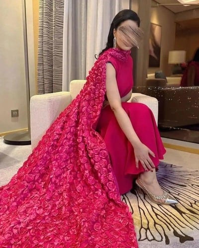 فستان سهرة فوشي كريب وشاح ورود