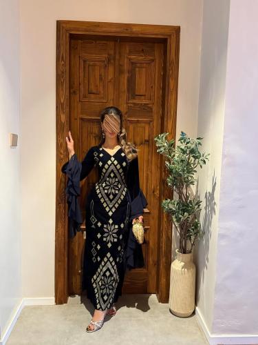 فستان سهره مخمل كوري تطريز كمبيوتر راقٍ من Miar Fa...