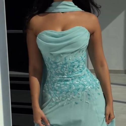 فستان سهرة بلون السماء قماش الجورجيت المطرز ، شال...