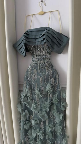 فستان سهره سماوي تل مطرز بخرز وورد بطانه باربي راا...