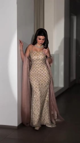 فستان رغد بتصميم فاخر والمزين بتطريز