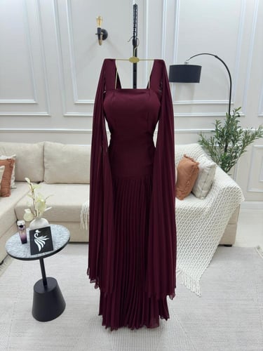 فستان سهره ب اكمام طويله وتصميم راقي