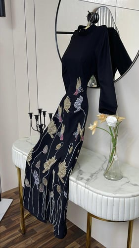 فستان أسود باربي تطريز كمبيوتر فاخر من Miar Fashio...