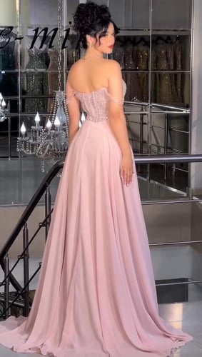 فستان سهرة وردي ناعم بتصميم أنثوي/ Mair Fashion