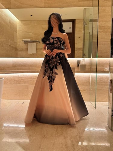 فستان سهرة ميكادو مع ذيل أنيق وتطريزات متقنه miar...