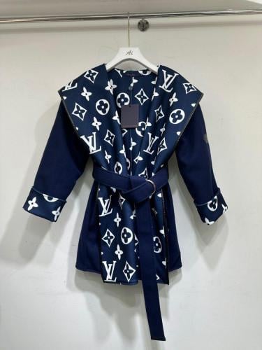 جاكيت لويس فيتون كحلي