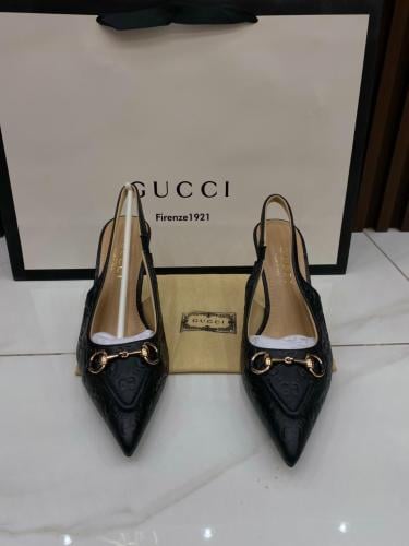 كعوب قوتشي اسود ماستر