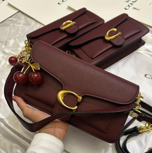 شنط كوتش برغندي مع الميداليه