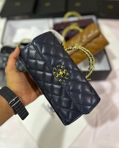 شنطه شانيل لوقو ذهبي