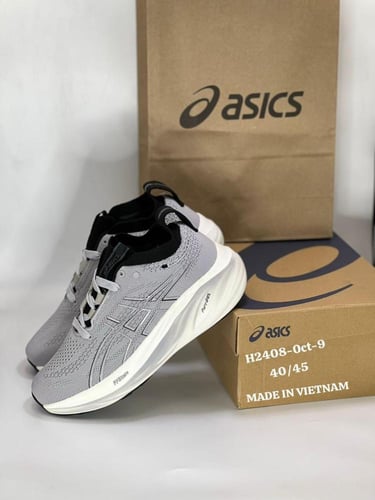 شوزات ASICS