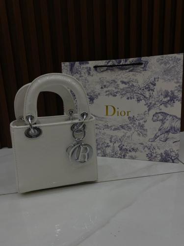 شنطه ديور ابيض هاي كوالتي