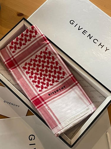 شماغ جيفنشي