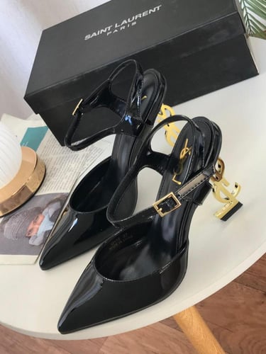 كعب سان لوران اسود