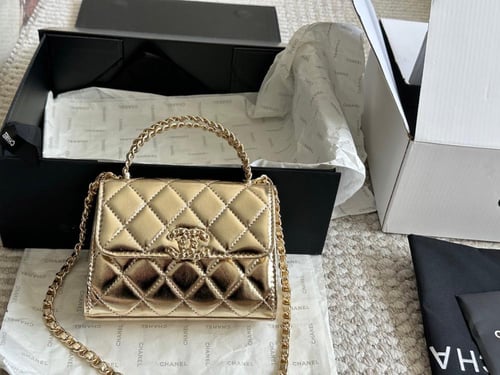 شنطه شانيل فضي ماستر