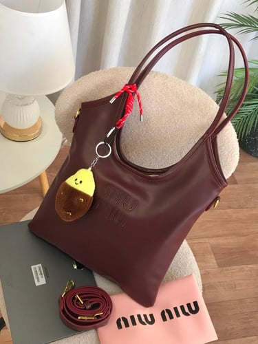 شنط ميو ميو