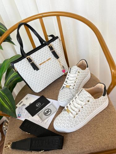 طقم مايكل كورس