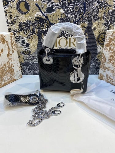 شنطه ليدي ديور