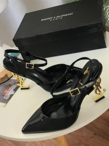 كعب سان لوران اسود