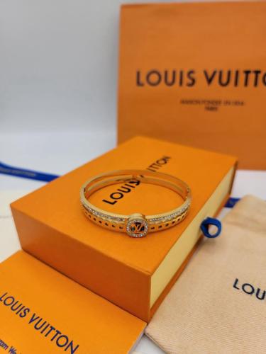 اسواره لويس فيتون مع ملحقاتها