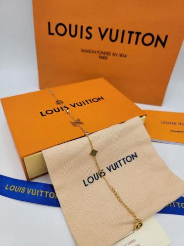 اسوارة لويس فيتون بملحقاتها