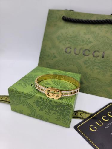 اسوارة قوتشي نسائية مع الملحقات