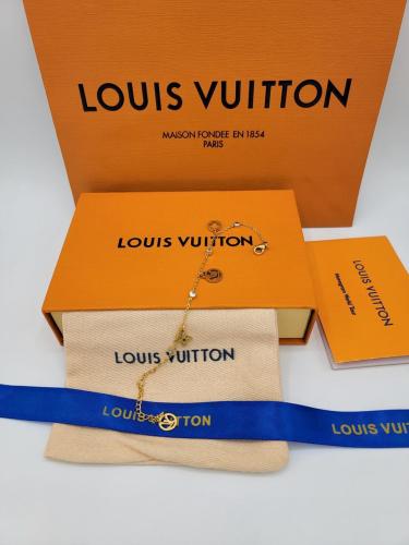 اسوارة لويس فيتون بملحقاتها