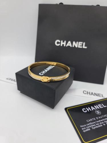 اسواره شانيل مع ملحقاتها