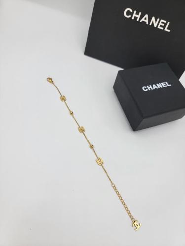 اسوارة شانيل بملحقاتها