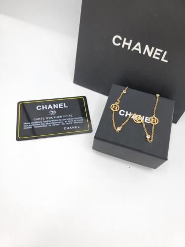 سلسال شانيل بملحقات