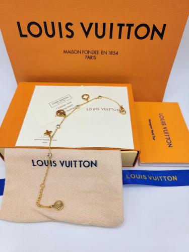 اسوارة لويس فيتون بملحقاتها