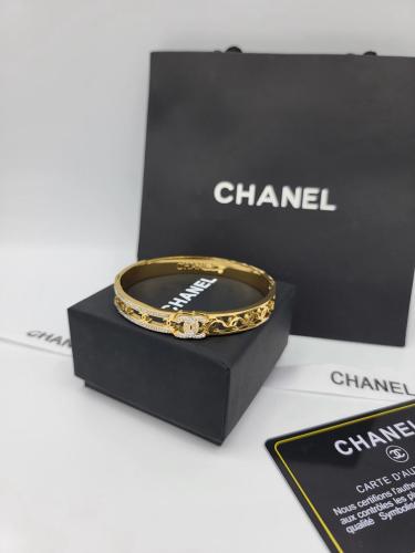 اسواره شانيل مع ملحقاتها