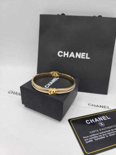 اسواره شانيل مع ملحقاتها