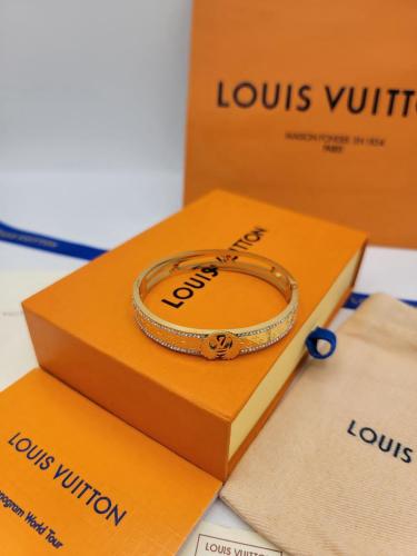 اسواره لويس فيتون مع ملحقاتها